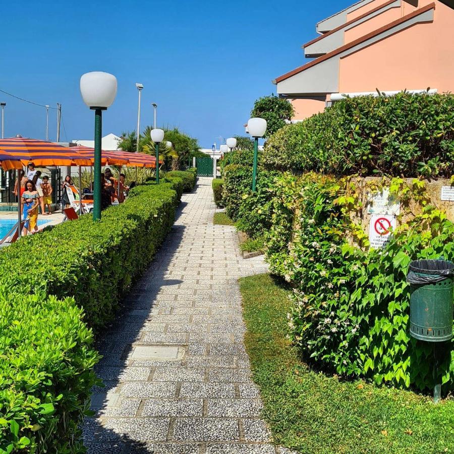 Il Poggiolo Di Levante - Piscina E Ombrellone Spiaggia Prima Fila Incluso Marcelli Bagian luar foto